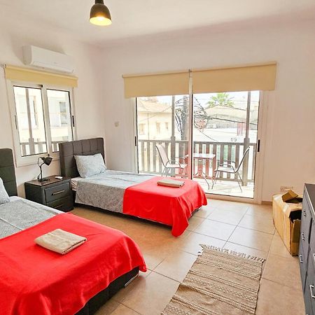 Sky Line City Apartment, 150M From Chabad Lubavitch Larnaca Buitenkant foto