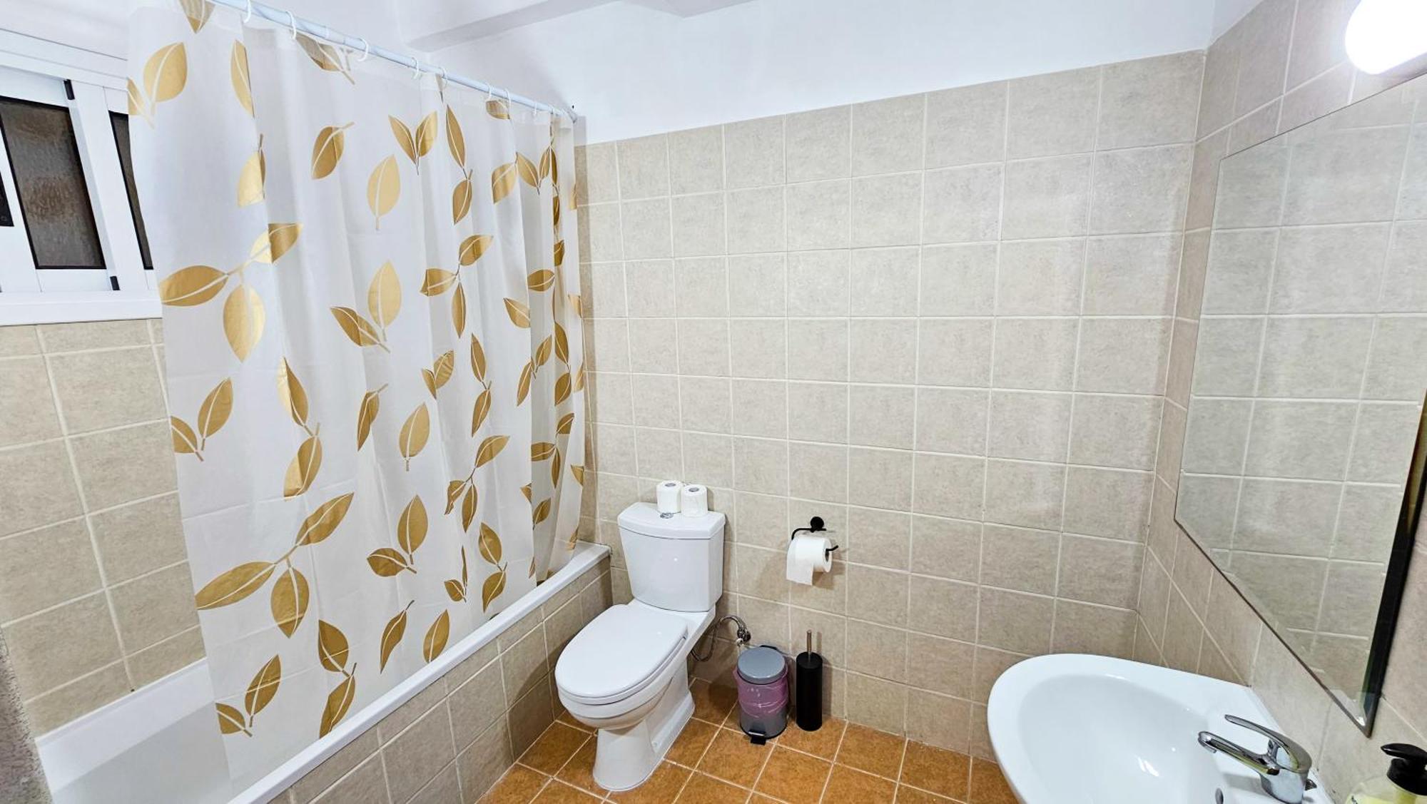 Sky Line City Apartment, 150M From Chabad Lubavitch Larnaca Buitenkant foto